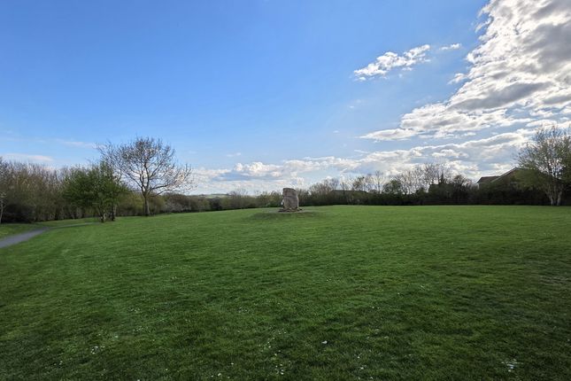 18, Merestone Close, Southam photo 3