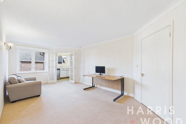 Flat 31, Moorfield Court, Witham photo 3