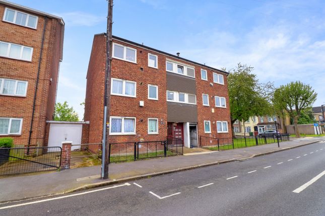Thumbnail Flat for sale in Dore Avenue, London
