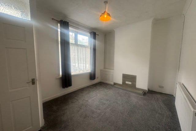 9, Townley Street, Burnley photo 2