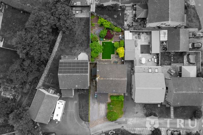 21 Crowlees Close, Mirfield photo 3
