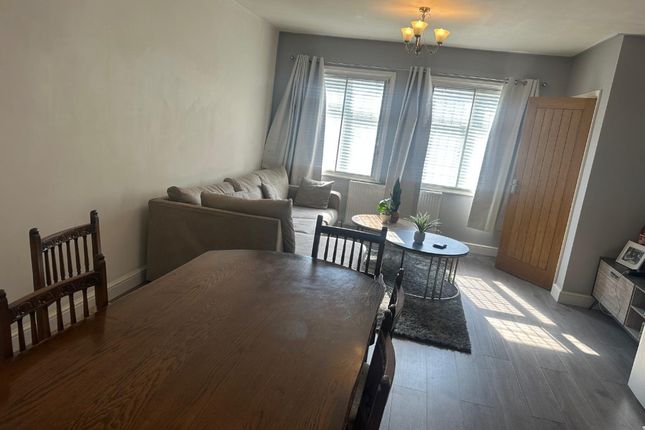 58, Duck street, Rushden photo 4