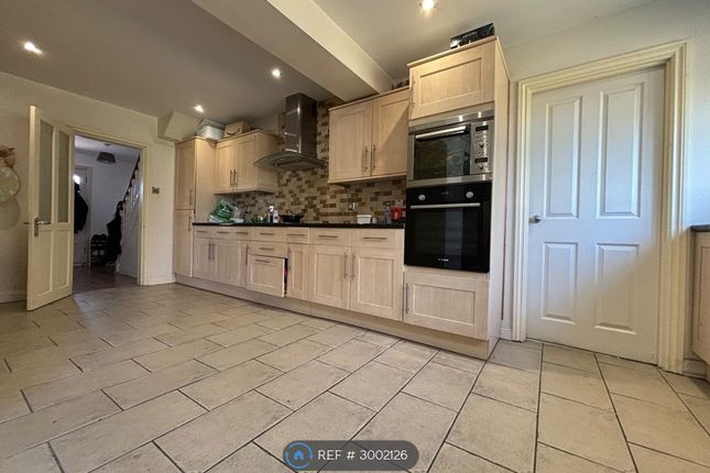 Morello Avenue, Uxbridge photo 5