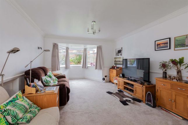 55, Farm Road, Maidenhead photo 3
