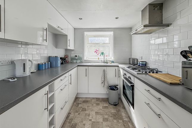 8 Red Leaf Close, Orchards Residential Park, Wexham photo 4