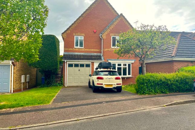 Detached house to rent in The Shrubbery, Farnborough