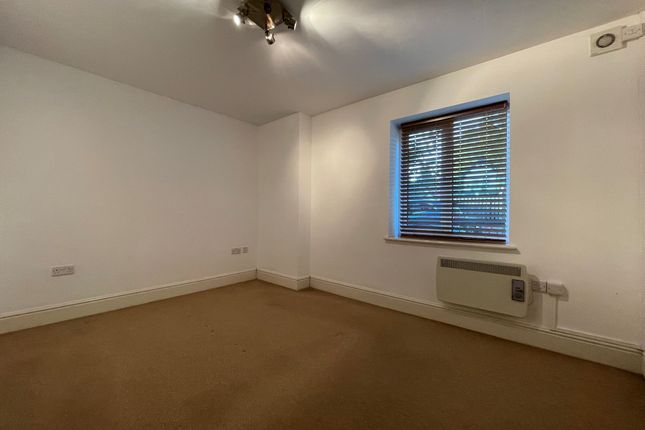 8 Greenbanks Woodthorpe Drive, Nottingham photo 4