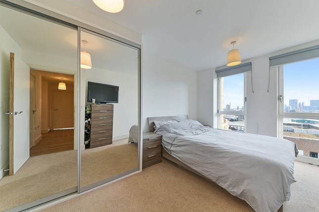 Flat 105,, Ivy Point, Bromley-by-Bow photo 4