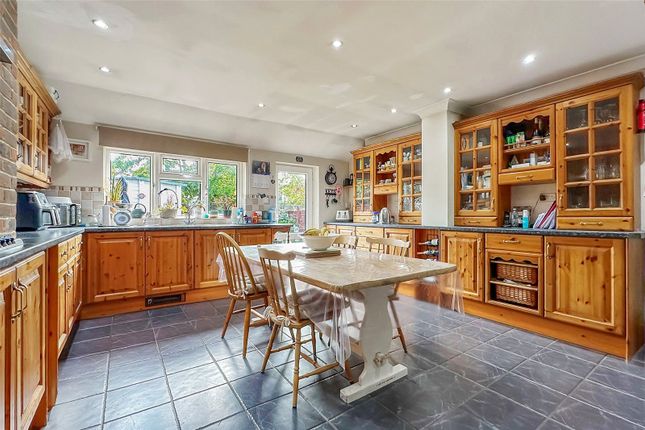 3, Worthing Road, Littlehampton photo 3