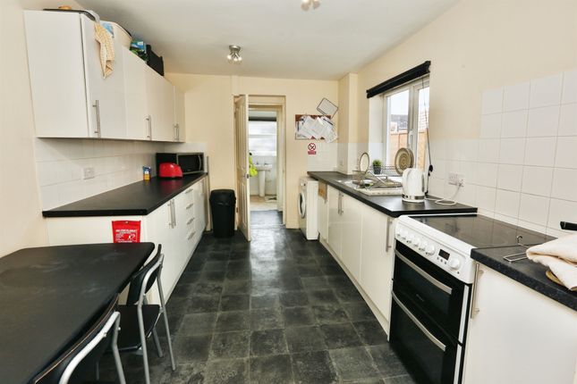 197, High Street, Eastleigh photo 3