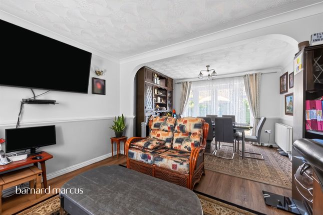 14, Curtis Road, Hounslow photo 2