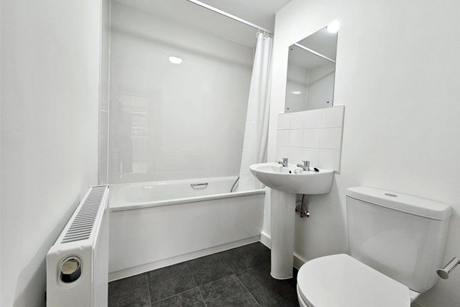 Pembury Estate, 259, Dalston Lane, London photo 3
