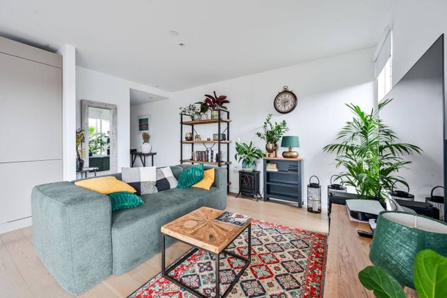 Thumbnail Flat to rent in Rodney Road, Elephant And Castle, London