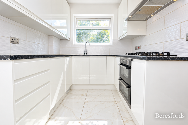 63, Forest Drive, Chelmsford photo 3