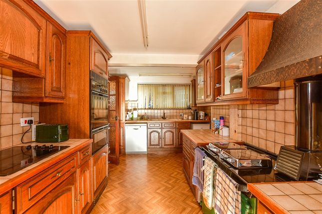 3-bed house on Cradducks Lane Staplehurst, Tonbridge, £875,000