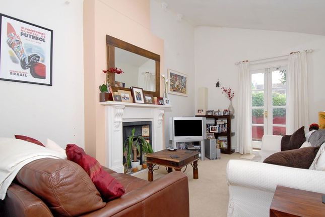 Flat to rent in Trinity Road, Tooting Bec