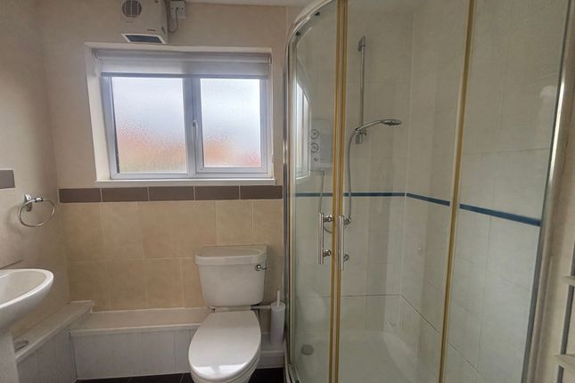1-bed flat on 12, CALNE, £850/mo