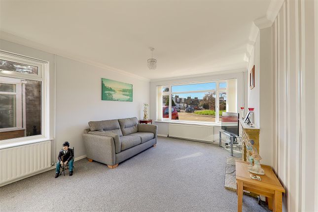 12, Blenheim Avenue, Worthing photo 2