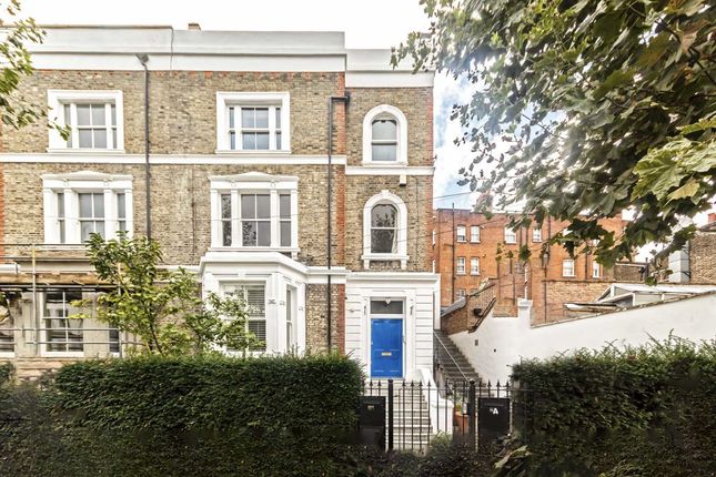 Thumbnail Flat to rent in Barclay Road, London