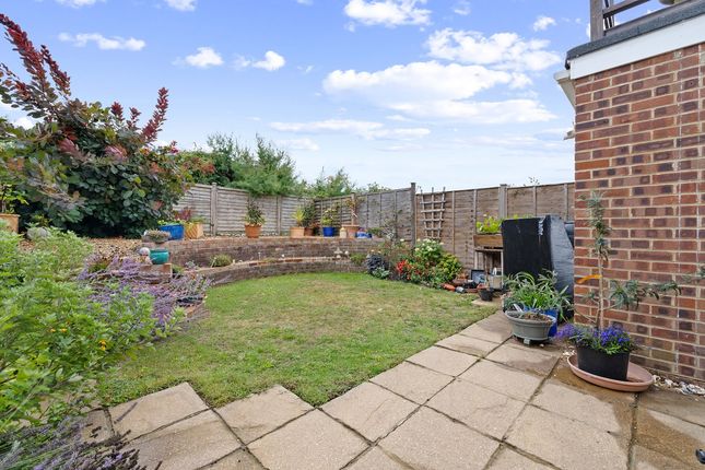 3, Silverdale Close, Pagham, Bognor Regis, West Sussex photo 3
