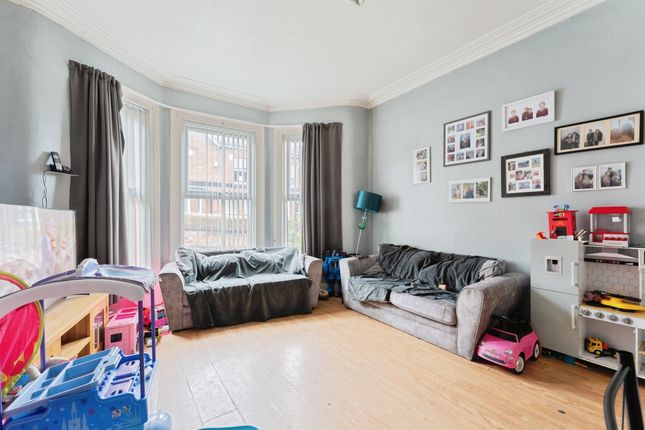 23, Marlborough Grove, Prenton photo 4
