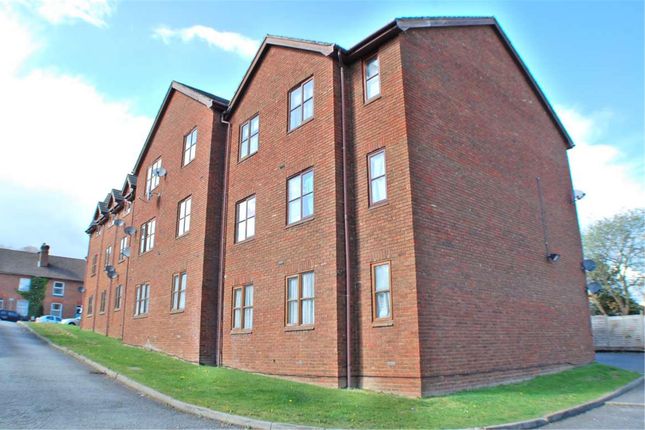 Wilton Hill Court, Redhill photo 2