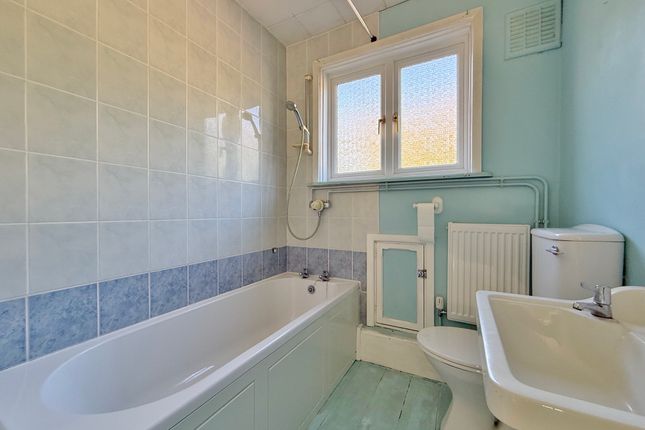 153, Hawthorn Crescent, Portsmouth photo 4