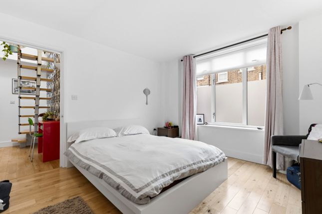 Flat 1,, 1, Seal Street, London photo 3