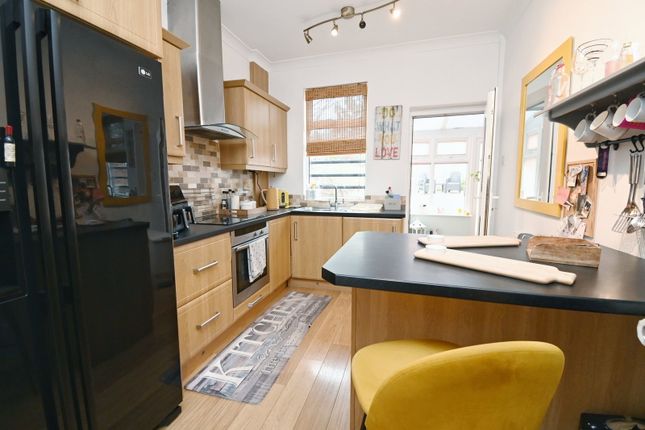112, Upper Sheffield Road, Barnsley photo 5