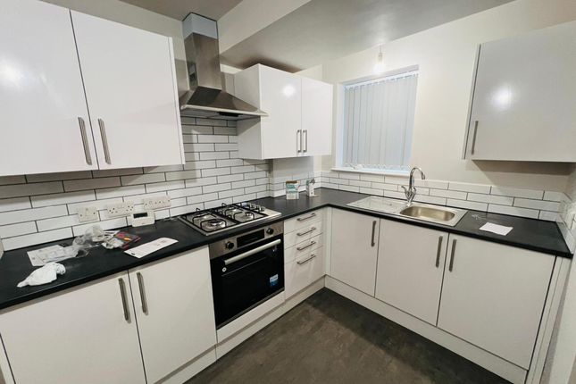 End terrace house to rent in Holloway Street, Dudley