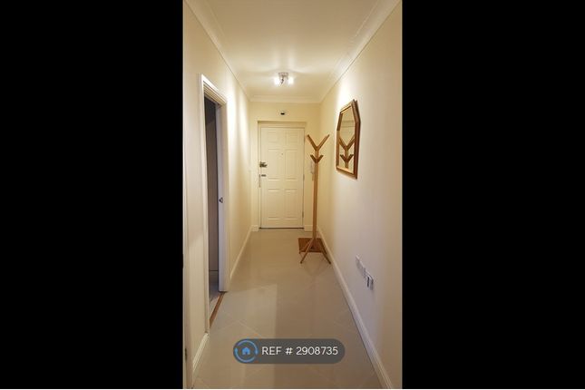 Flat  Saffron Court, Saffron Close Earley, Reading photo 3