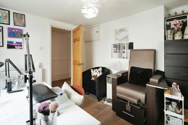 Flat for sale in York Road, Hove