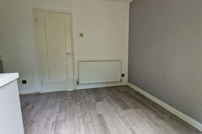 7, Fitzwilliam Close, Pontyclun photo 4