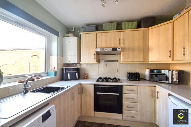 4, Armscroft Gardens, Gloucester photo 2