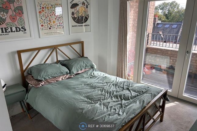 Flat, A Kingston Road, London photo 3