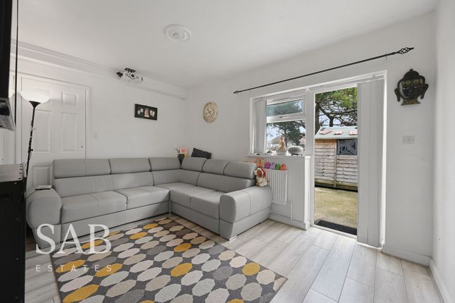 398 Allenby Road, Southall photo 4