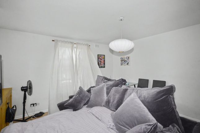 94a Grange Park Road, Grange Park Road, London photo 3