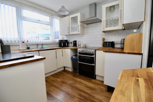 21, Grandys Croft, Birmingham photo 4