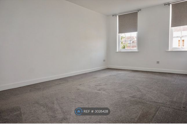 Flat, A High Street, Fareham photo 4