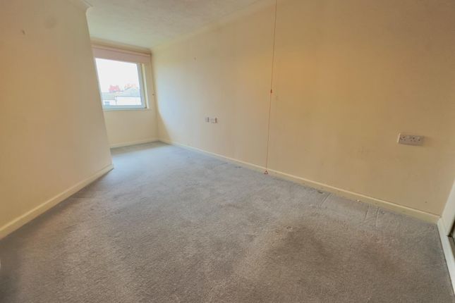 Flat for sale in Commercial Road, Weymouth