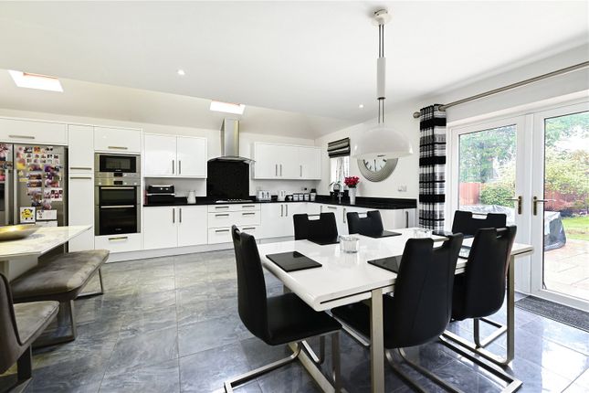 Courtmoor Avenue, Hampshire photo 3