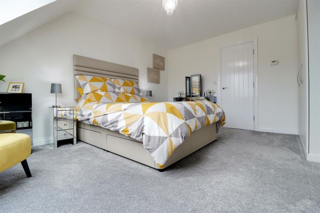Town house for sale in Harrison Croft, Gilberdyke, Brough