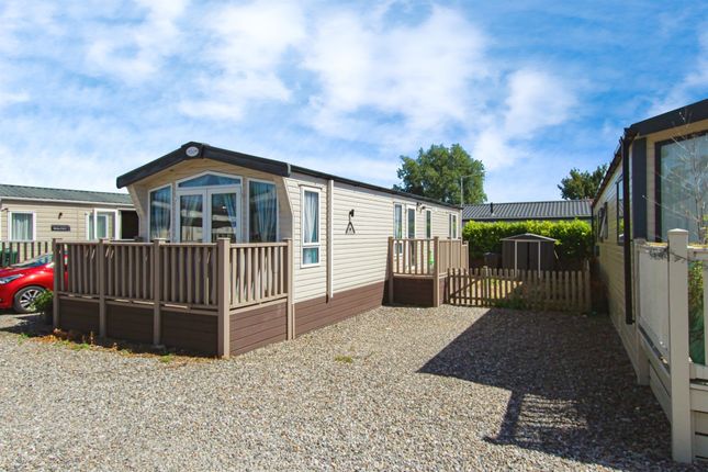 Thumbnail Mobile/park home for sale in New River Bank, Littleport, Ely