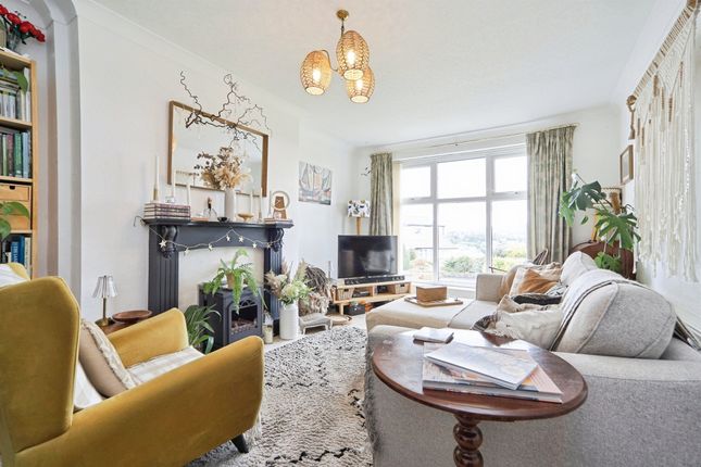 20, Wheathead Drive, Keighley photo 3