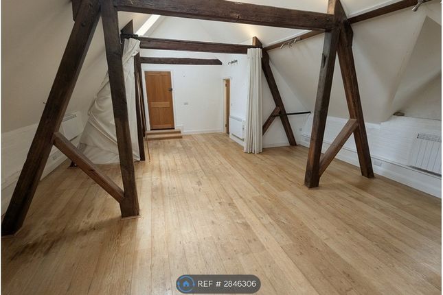 Studio flat on Flat, The Granary North St, Dorking, £1,500/mo