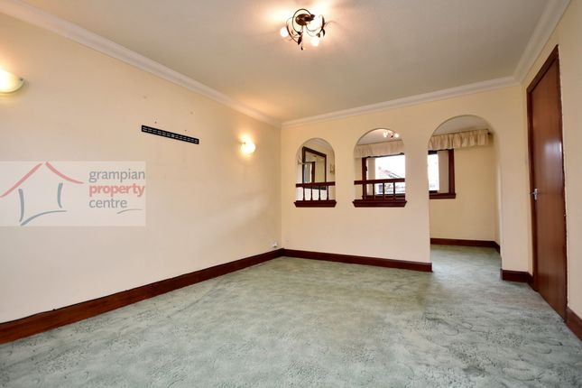 31 Inchbroom Avenue, Lossiemouth photo 4