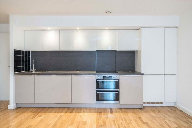 Apartment 36, Myrtle Court, Baltic Avenue, Brentford photo 3