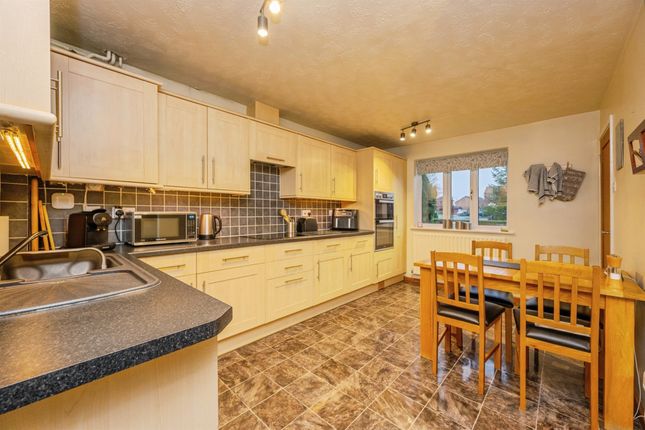 23, Manor Court Drive, RUGELEY photo 3