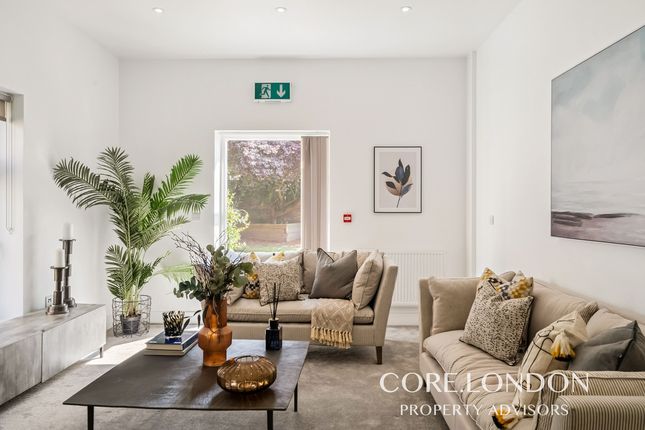 5, Pierrepoint Road, Acton photo 2