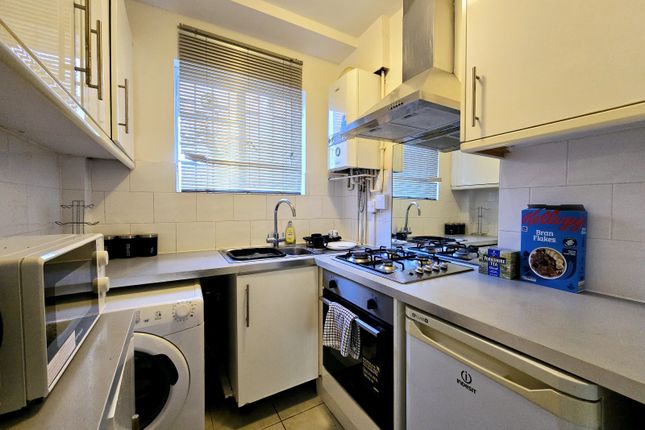 1 Belvedere Court, Kings Avenue, Clapham photo 4